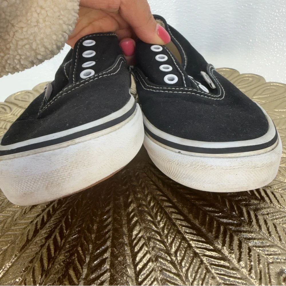 Vans Off The Wall Kids‎ 2.5 Black Canvas Slip On Sneakers